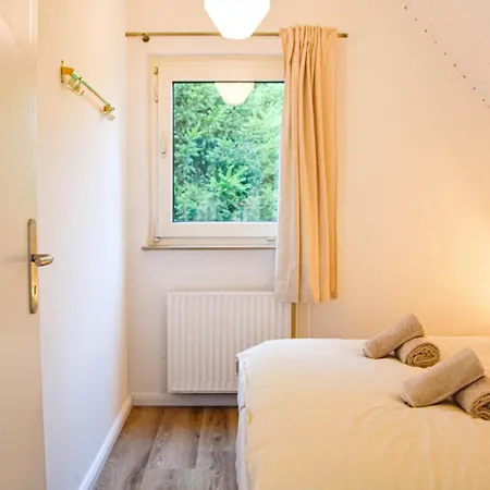 Leonidas - Ihr Feines 2 Schlafzimmer In Der Innenstadt