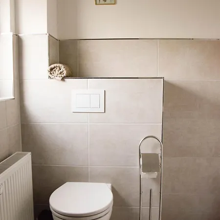 Leonidas - Ihr Feines 2 Schlafzimmer In Der Innenstadt Apartamento *