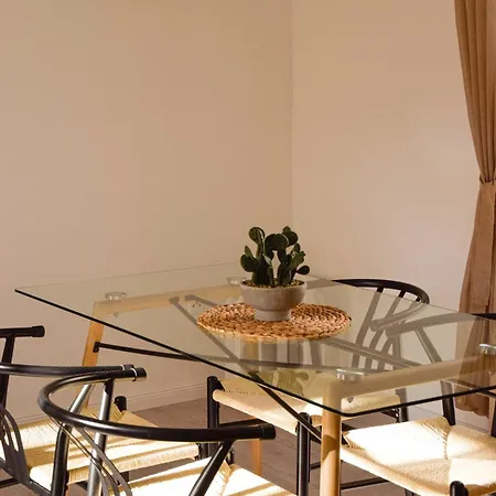 Leonidas - Boutique Stadthaus Mit 2 - Ganzes Haus Buchbar