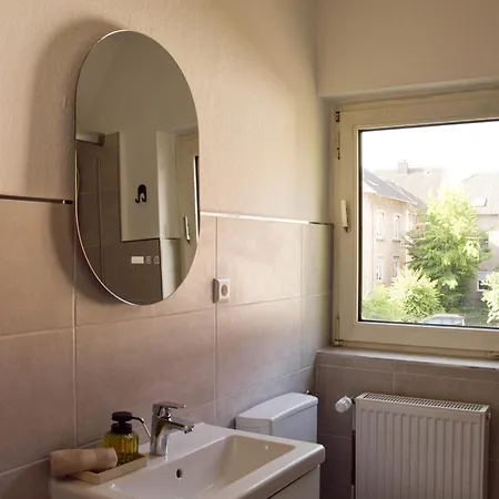 Leonidas - Ihr Feines 2 Schlafzimmer In Der Innenstadt Apartamento *