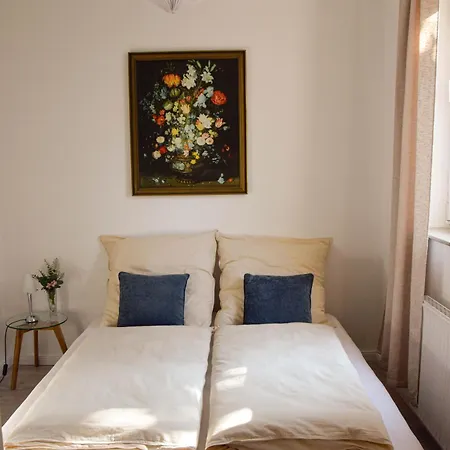 Leonidas - Ihr Feines 2 Schlafzimmer In Der Innenstadt