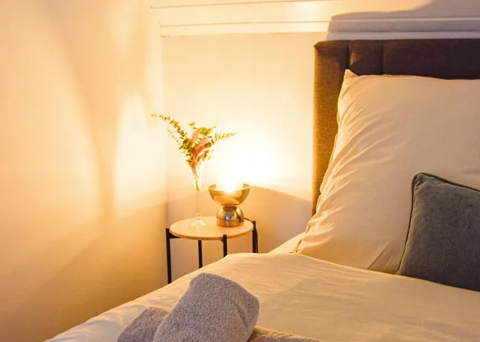 Leonidas - Boutique Stadthaus Mit 2 - Ganzes Haus Buchbar Appartamento